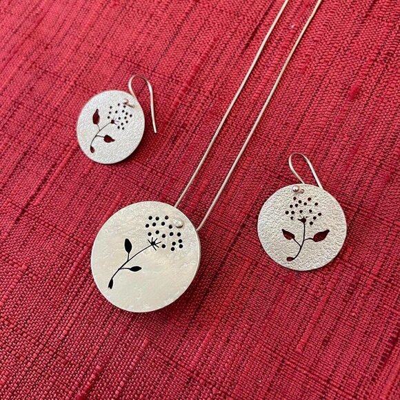 Jessie Senecal Sterling Sliver "Dandelion" Locket Necklace and Earrings - Picture 1 of 6